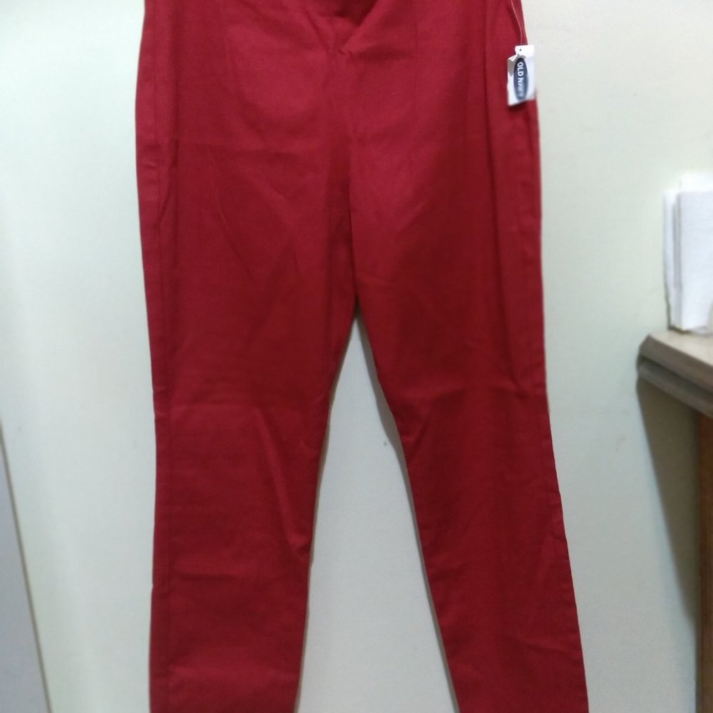 RED STRAIGHT LEG PANTS OLD NAVY SIZE 4 SIDE ZIP NEW WITH TAGS